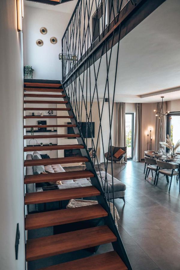 Ivala Villa *
